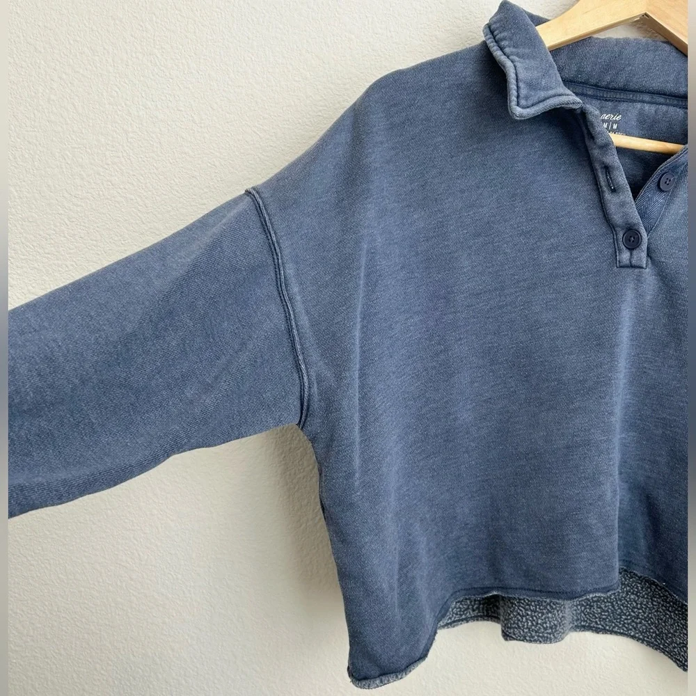 Aerie Cropped Raw Hem Collared Long Sleeve - Medium - Picture 3 of 4